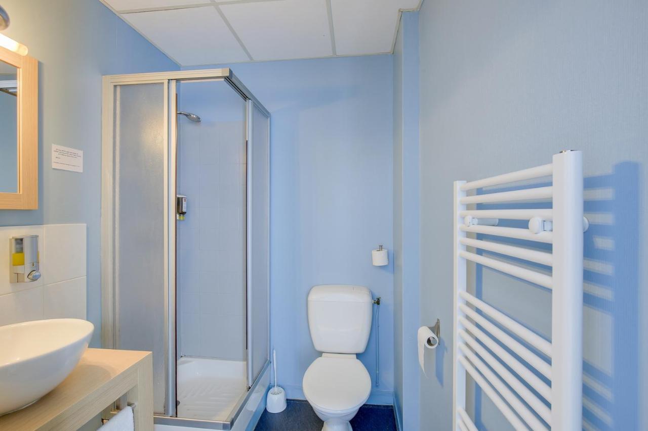 Contact Hotel Du Champ De Mars De Σαιν-Μπριέκ Εξωτερικό φωτογραφία