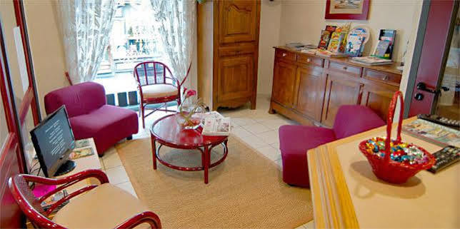 Contact Hotel Du Champ De Mars De Σαιν-Μπριέκ Εξωτερικό φωτογραφία