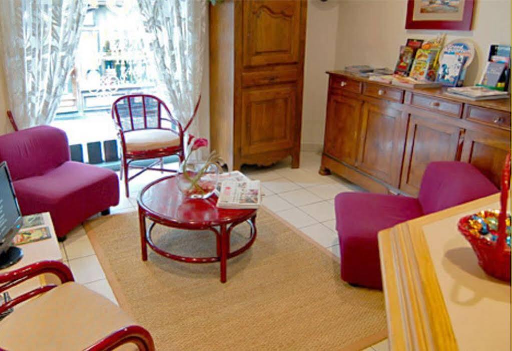 Contact Hotel Du Champ De Mars De Σαιν-Μπριέκ Εξωτερικό φωτογραφία